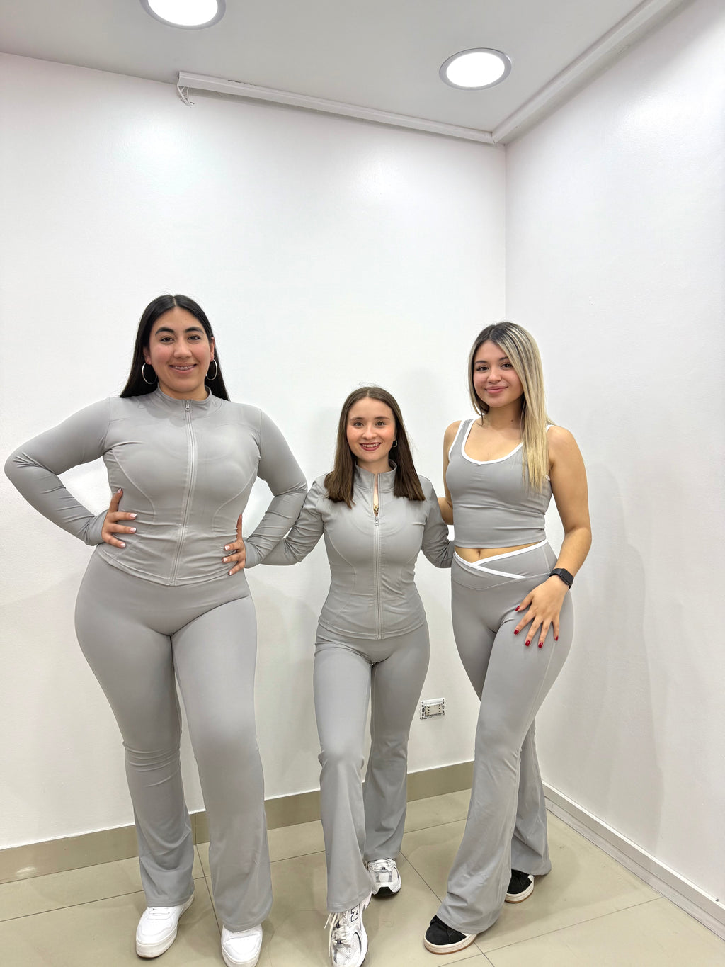 CONJUNTO DEPORTIVO GRIS