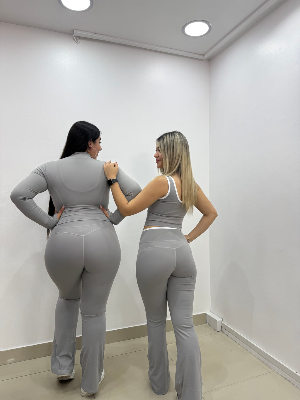 CONJUNTO DEPORTIVO GRIS